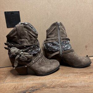 Vintage Not Rated Y2K Bling Studded Heeled Ankle Boots Brown Size 7